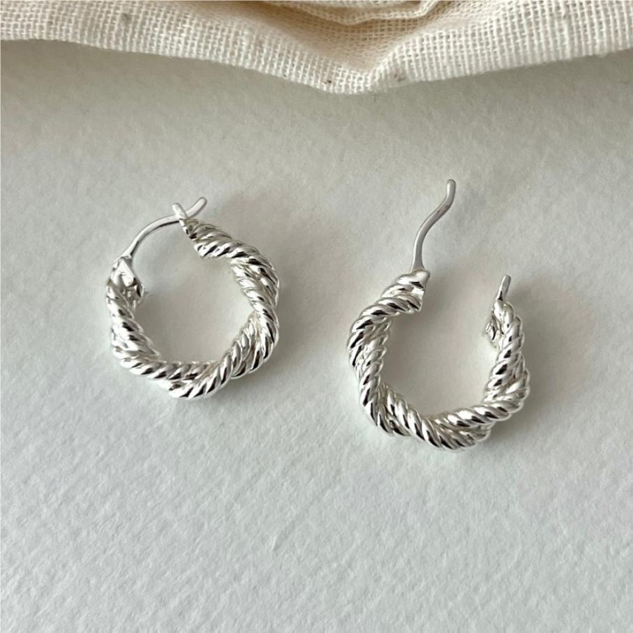 Lady Twisted Hoop Earrings