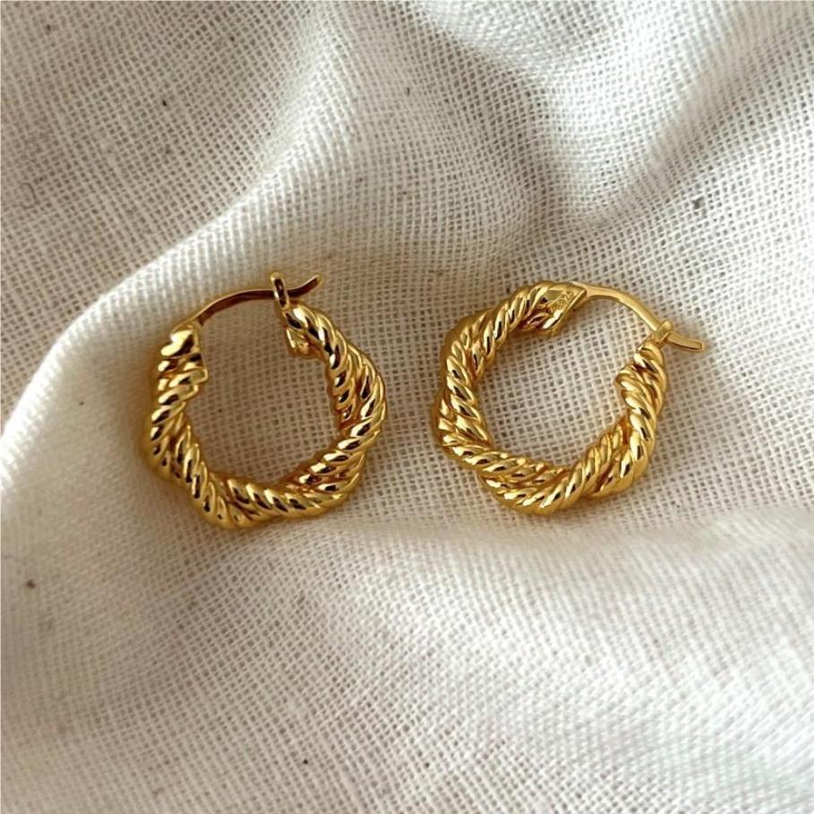 Lady Twisted Hoop Earrings