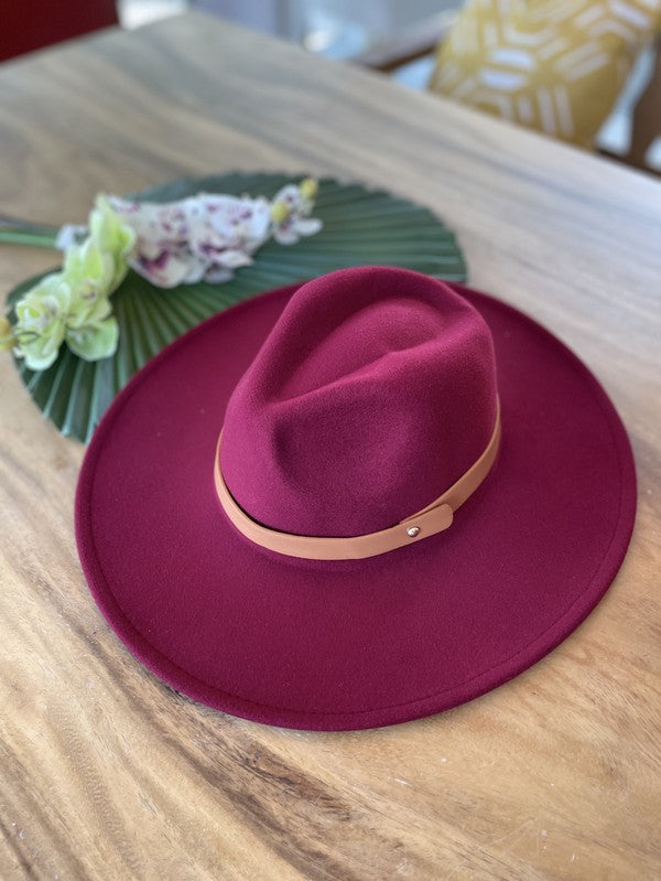 Wide brim panama hat in vegan felt